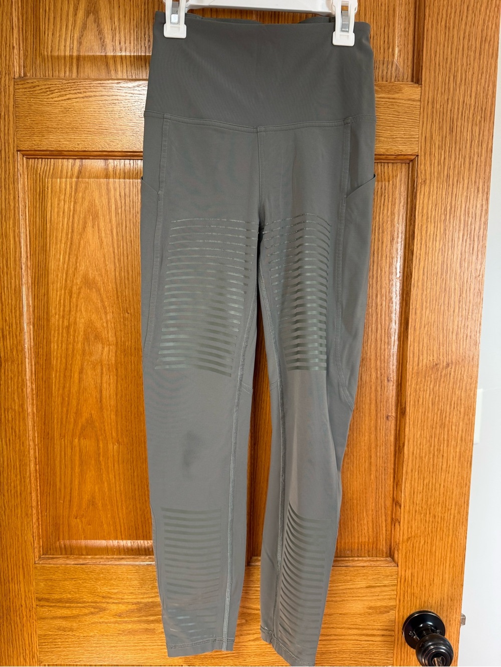 Lululemon leggings size 4